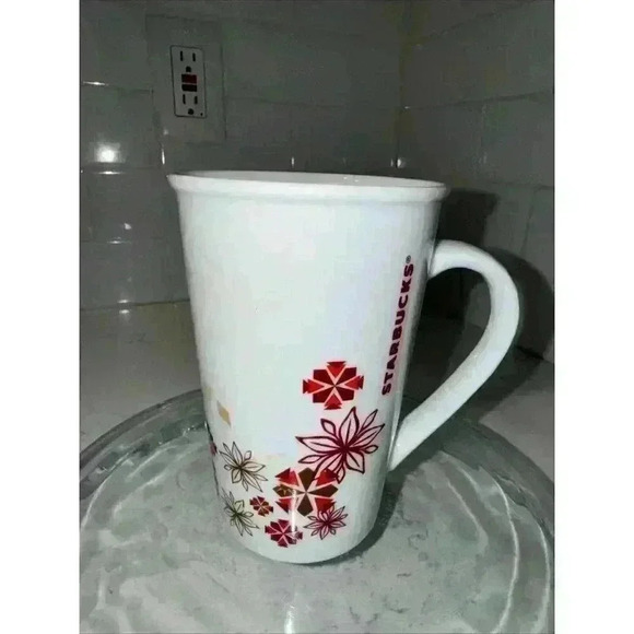 Starbucks Coffee Mug Cup Christmas Holiday 12 oz 345 ml Red Snowflakes - Picture 1 of 9